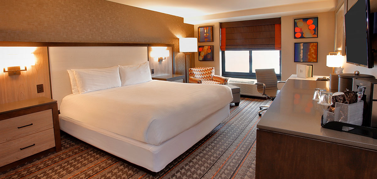 blue chip tower deluxe king image