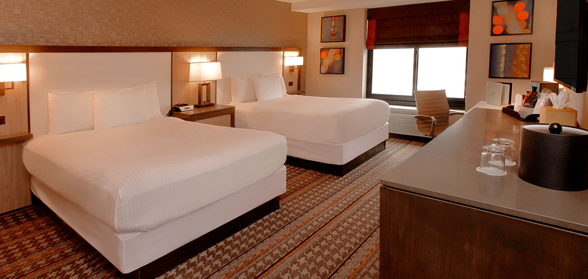 blue chip tower deluxe two queens image