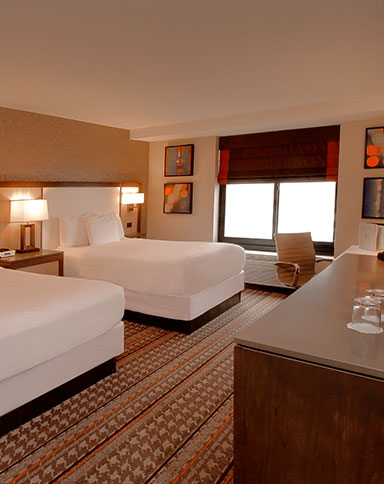 blue chip tower deluxe two queens image