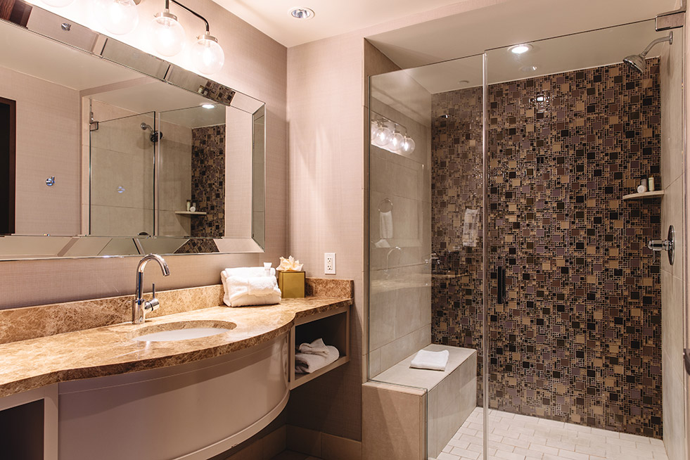 Spa Blu Tower Premium King Bathroom