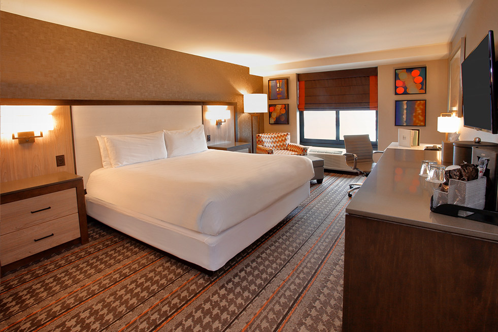 Blue Chip Tower Deluxe King