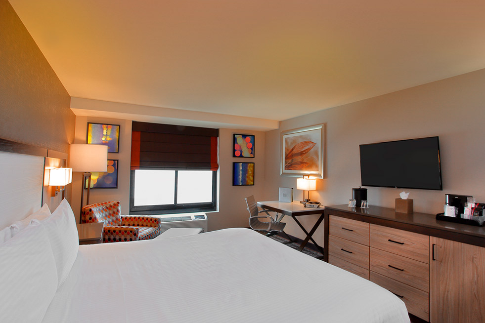 Blue Chip Tower Deluxe King