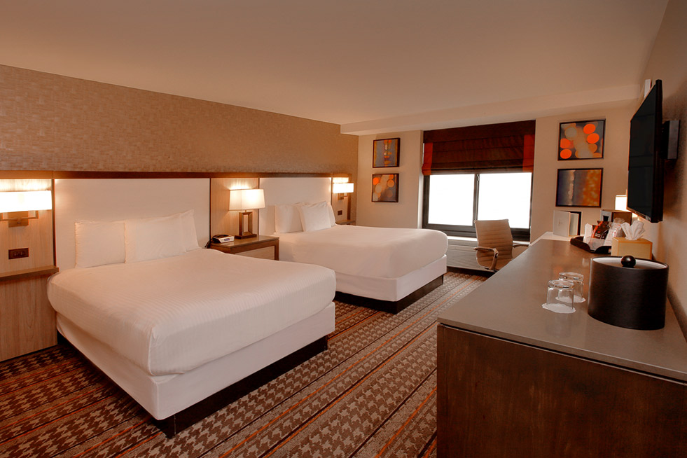 Blue Chip Tower Deluxe Two Queens Bedroom