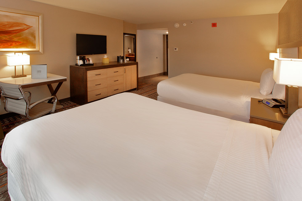 Blue Chip Tower Deluxe Two Queens Bedroom