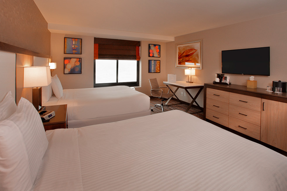 Blue Chip Tower Deluxe Two Queens Bedroom