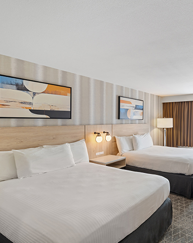 deluxe two queen room at diamond jo casino & hotel