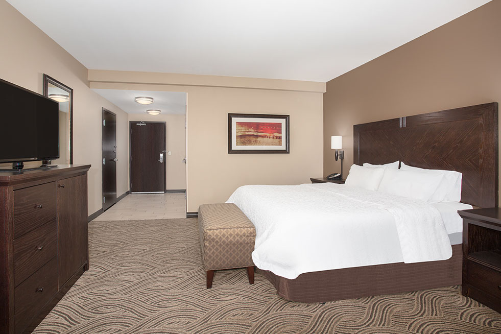 Hampton Inn hotel room