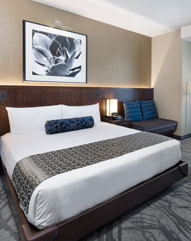 Deluxe King Bedroom at Aliante