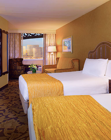 orleans strip view two queens image