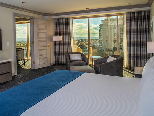 suncoast rooms and suites image
