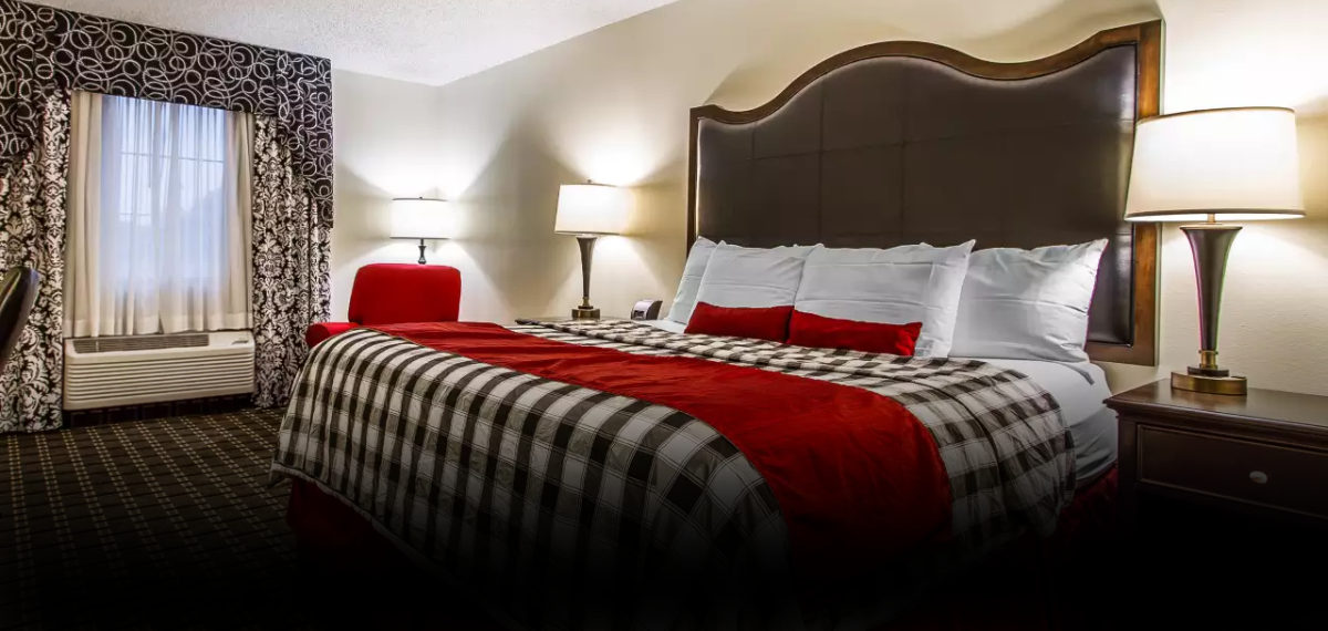 Evangeline Downs Hotel