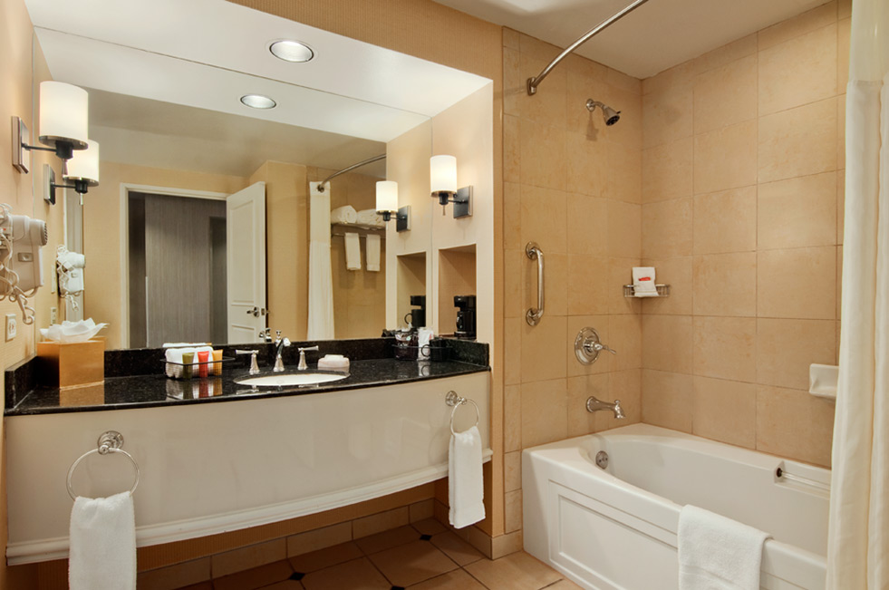 Deluxe King Bathroom at Sam's Town Shreveport