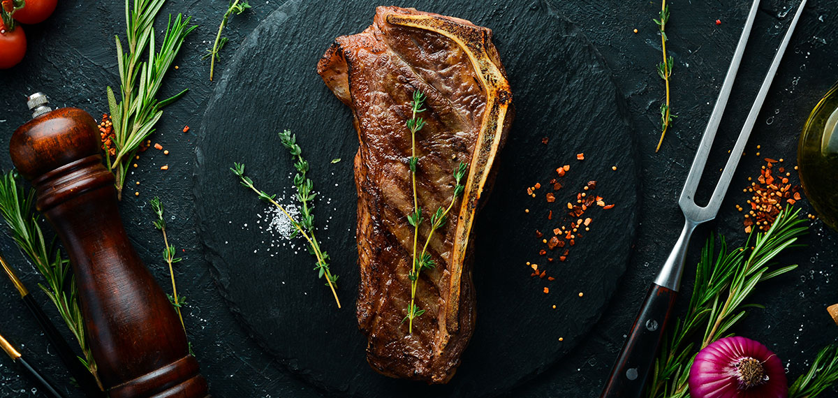 steak with salt and garnish