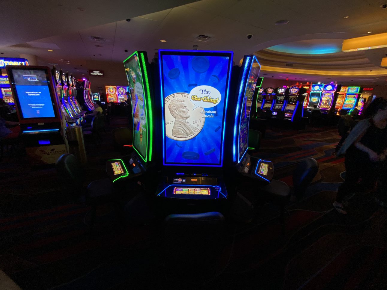 Play Table Games at Valley Valley Casino Resort in King