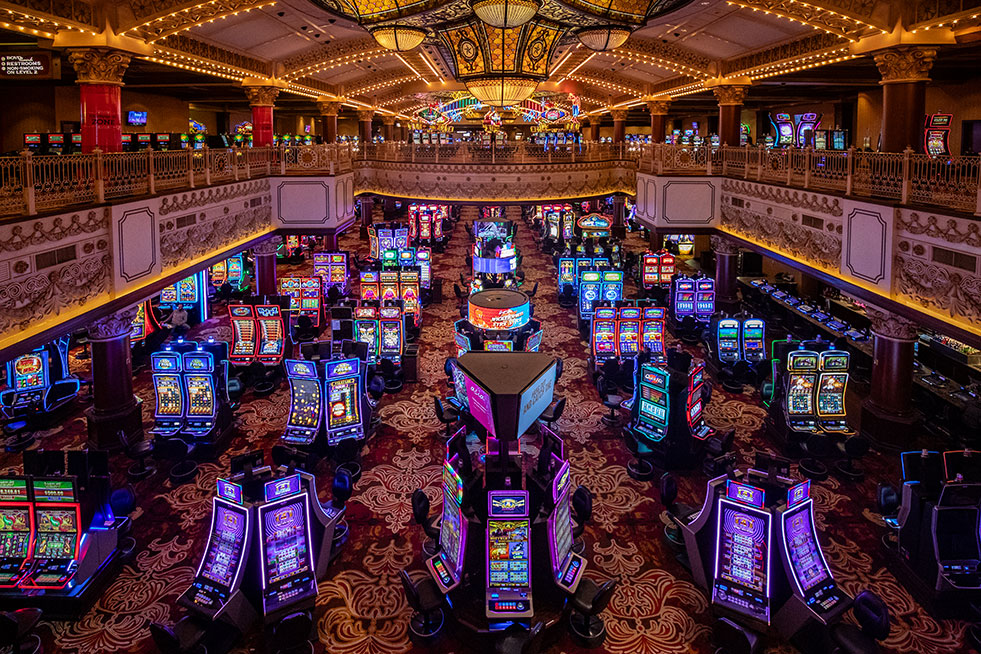 Ameristar St. Charles casino floor image