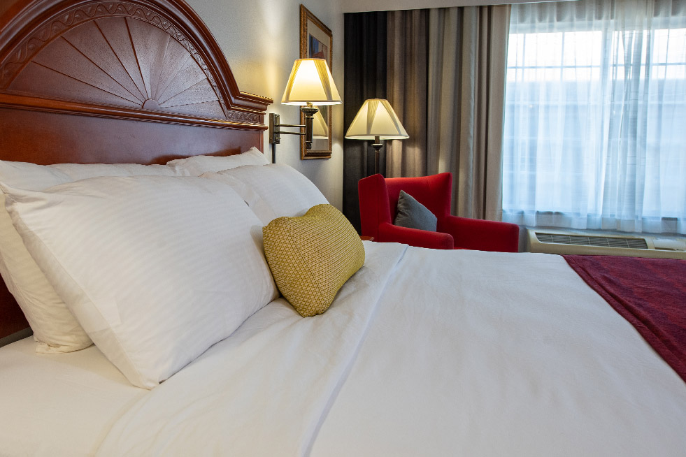 diamond jo casino & hotel king bed