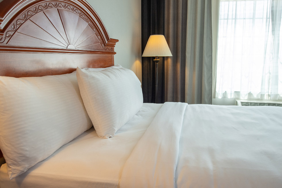 diamond jo casino & hotel queen bed