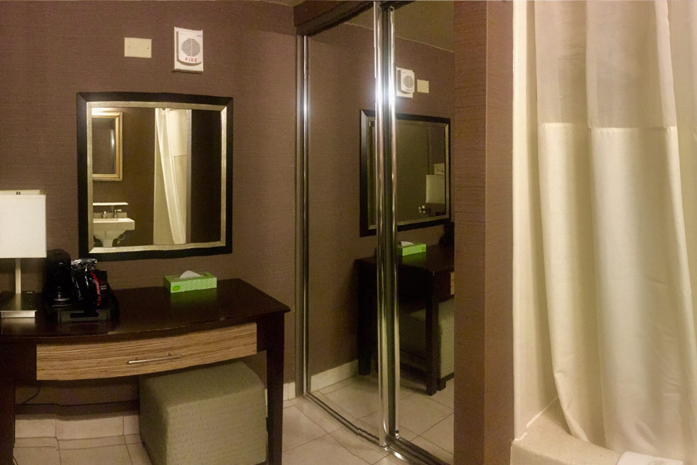 Deluxe Suite Bathroom