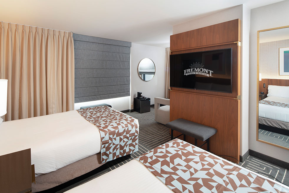 Deluxe Two Doubles Bed TV