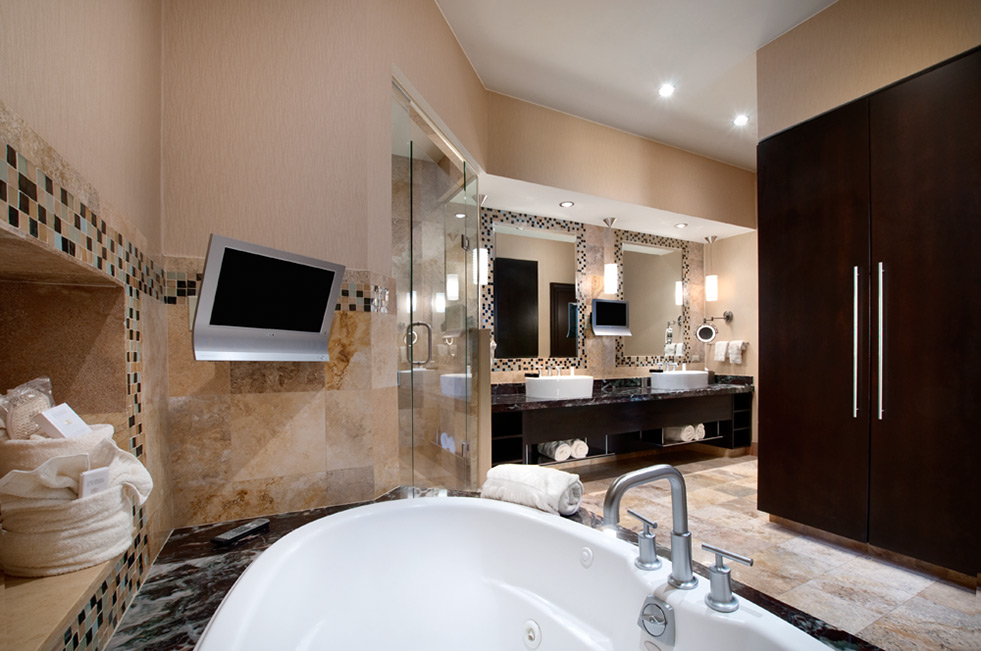 junior penthouse suite bath image