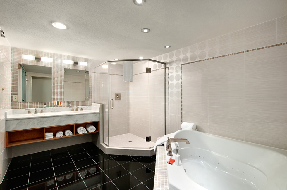 spa suite bath image