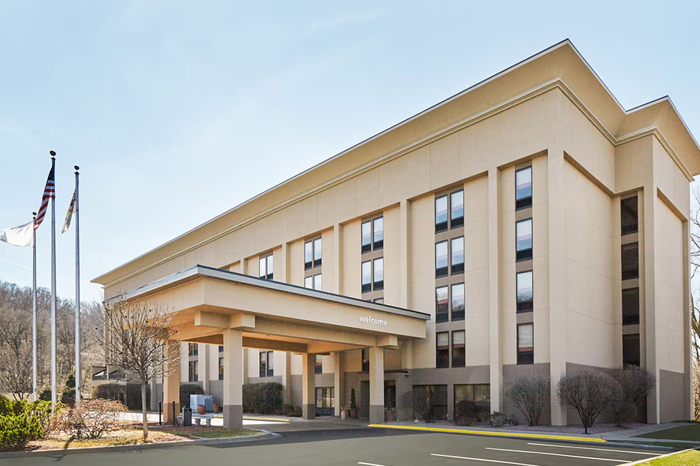 paradice inn exterior