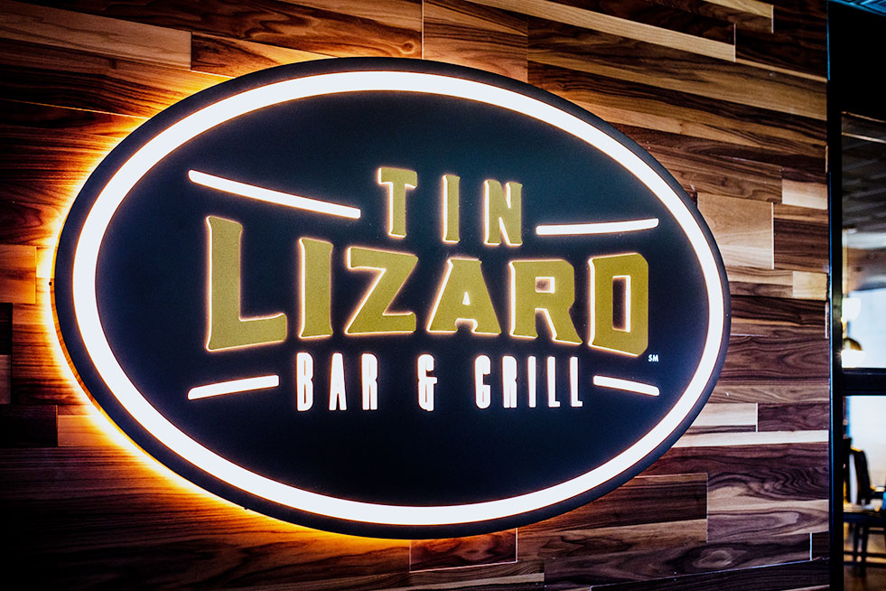 Tin Lizard Bar & Grill Sign